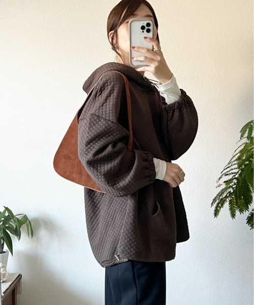 Ada.(エイダ)の「キルティングビッグパーカー(パーカー・レディース・ブラウン/ブラック・FREE)」の2枚目の写真