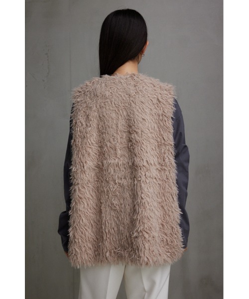 AZUL by moussy（アズールバイマウジー）の「プードルフェイクファーベスト（ベスト・レディース・ブラック系その他/ライトベージュ/グレー・FREE）」の17枚目の写真