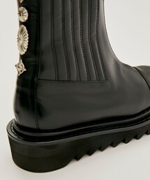 TOGA（トーガ）の「【TOGA PULLA/トーガプルラ】AJ1207/レザーメタル