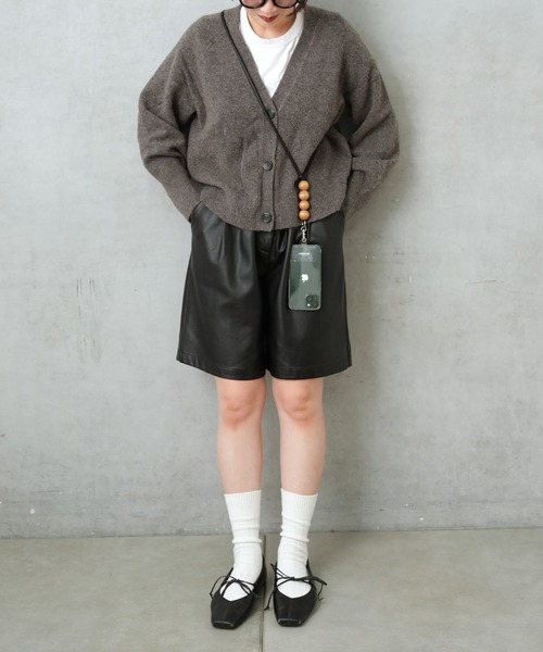 Actually(アクチュアリー)の「ウッドビーズ 本革マルチスマホストラップ(スマホグッズ・レディース・ブラック/グレー/ベージュ・フリー)」の10枚目の写真