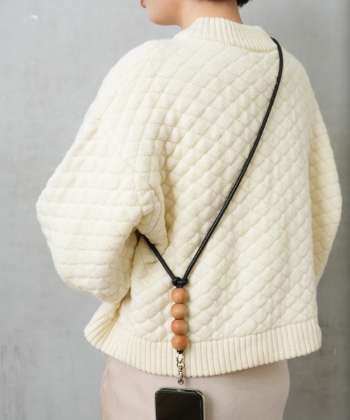 Actually(アクチュアリー)の「ウッドビーズ 本革マルチスマホストラップ(スマホグッズ・レディース・ブラック/グレー/ベージュ・フリー)」の12枚目の写真