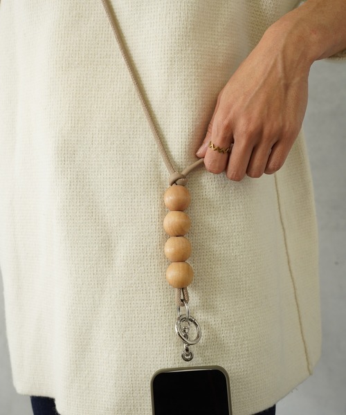 Actually(アクチュアリー)の「ウッドビーズ 本革マルチスマホストラップ(スマホグッズ・レディース・ブラック/グレー/ベージュ・フリー)」の21枚目の写真