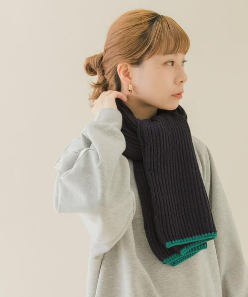 SMELLY（スメリー）の「ニットバイカラーマフラー（マフラー・レディース・ネイビー/グリーン・-）」の19枚目の写真