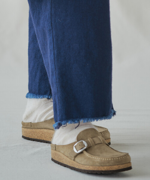 BIRKENSTOCK(ビルケンシュトック)の「BIRKENSTOCK | BUCKLEY VL TAUPE WOMEN(サンダル・レディース・グレイッシュベージュ・37/36/38)」の4枚目の写真