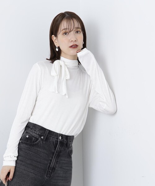 N.(N. Natural Beauty Basic)(エヌエヌナチュラルビューティーベーシック)の「◆ボウタイ付ハイネックカットソー(Tシャツ/カットソー・レディース・ベージュ/オフホワイト/グレー・MEDIUM)」の4枚目の写真