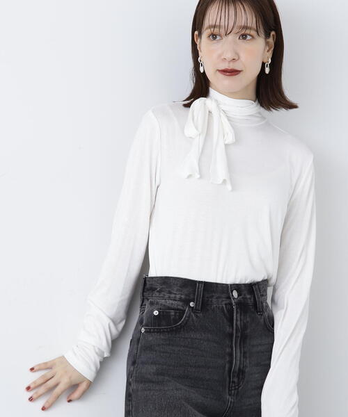 N.(N. Natural Beauty Basic)(エヌエヌナチュラルビューティーベーシック)の「◆ボウタイ付ハイネックカットソー(Tシャツ/カットソー・レディース・ベージュ/オフホワイト/グレー・MEDIUM)」の5枚目の写真