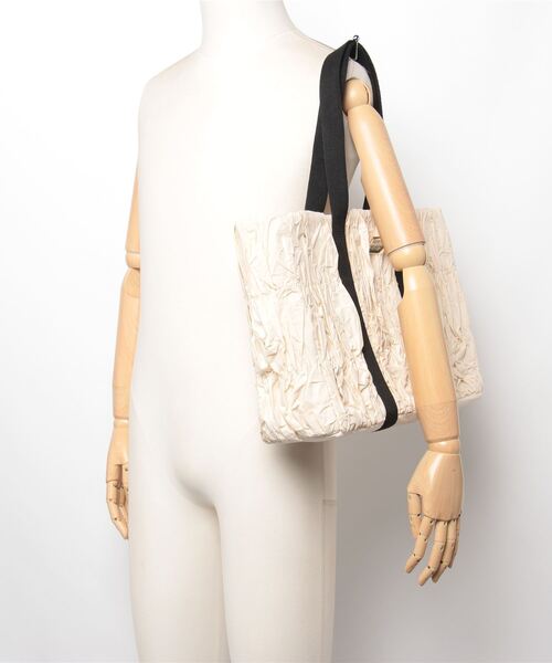 MIRO AMURETTE(ミロアミュレット)の「MIRO gather box bag(トートバッグ・レディース・アイボリー・FREE)」の13枚目の写真