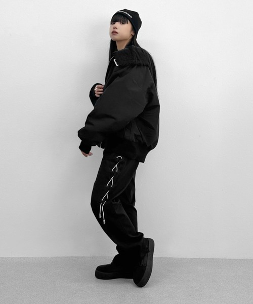 LVEU.（ラブユ.）の「【LVEU.】サイドレースアップジャージパンツ / ボトムス パンツ ジャージ レースアップ ストレッチ 編み上げ ブラック グリーン ZOZOTOWN限定（その他パンツ・レディース・ブラック/グリーン・FREE）」の5枚目の写真