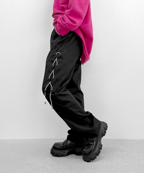 LVEU.（ラブユ.）の「【LVEU.】サイドレースアップジャージパンツ / ボトムス パンツ ジャージ レースアップ ストレッチ 編み上げ ブラック グリーン ZOZOTOWN限定（その他パンツ・レディース・ブラック/グリーン・FREE）」の10枚目の写真