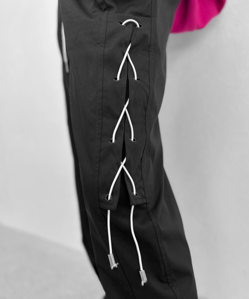 LVEU.（ラブユ.）の「【LVEU.】サイドレースアップジャージパンツ / ボトムス パンツ ジャージ レースアップ ストレッチ 編み上げ ブラック グリーン ZOZOTOWN限定（その他パンツ・レディース・ブラック/グリーン・FREE）」の13枚目の写真