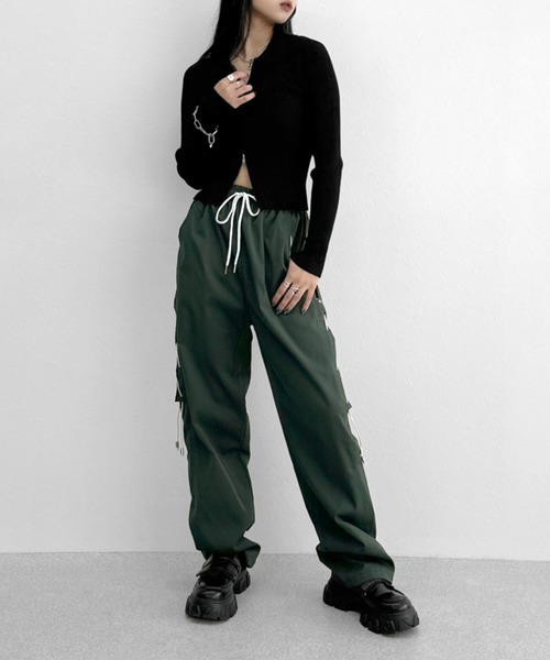 LVEU.（ラブユ.）の「【LVEU.】サイドレースアップジャージパンツ / ボトムス パンツ ジャージ レースアップ ストレッチ 編み上げ ブラック グリーン ZOZOTOWN限定（その他パンツ・レディース・ブラック/グリーン・FREE）」の17枚目の写真