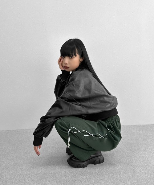 LVEU.（ラブユ.）の「【LVEU.】サイドレースアップジャージパンツ / ボトムス パンツ ジャージ レースアップ ストレッチ 編み上げ ブラック グリーン ZOZOTOWN限定（その他パンツ・レディース・ブラック/グリーン・FREE）」の20枚目の写真