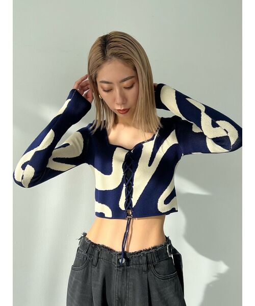 EMODA（エモダ）の「フロントレースフィットニット（ニット/セーター・レディース・ブラック/その他/ネイビー/ブラウン・FREE）」の9枚目の写真