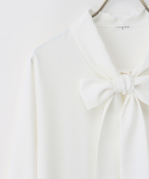 Honeys（ハニーズ）の「チュニック丈ボウタイブラウス（シャツ/ブラウス・レディース・ネイビー/ホワイト/ピンクベージュ/グレイッシュベージュ/サックスブルー・LL/L/M/S/3L）」の18枚目の写真