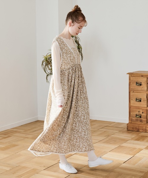 Crisp（クリスプ）の「バックリボンフラワーワンピース（ワンピース・レディース・ベージュ/ブルー/ブラック・FREE）」の5枚目の写真