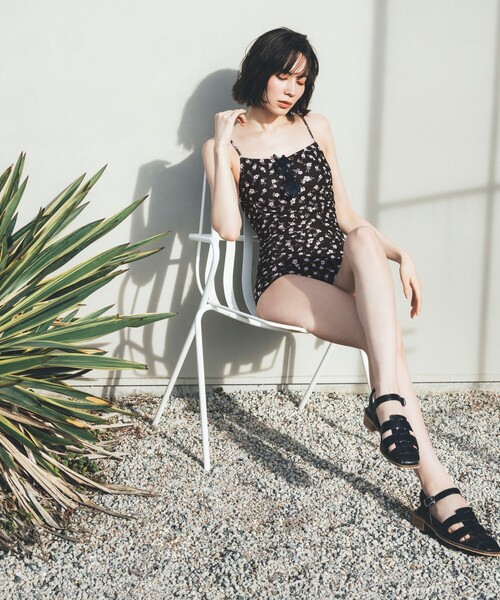 green label relaxing サイドホール ワンピース水着 UNITED ARROWS green label relaxing｜ハイネックWリボン ドット柄