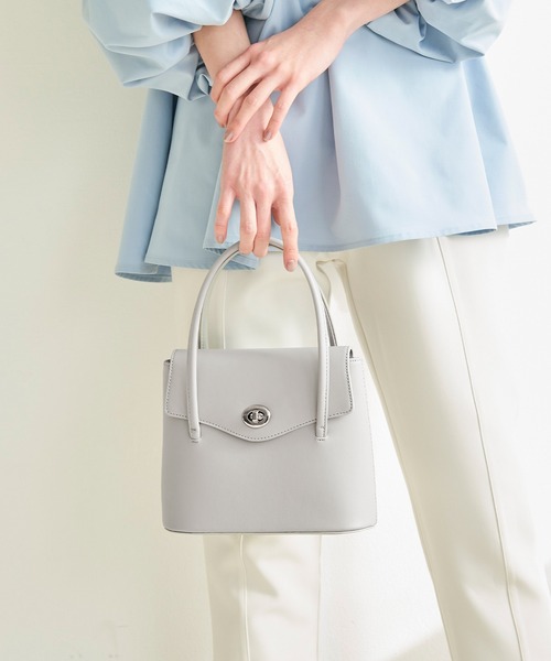 coca(coca)(コカ)の「【WEB限定セール】フェイクレザーハンドバッグ(ハンドバッグ・レディース・グレイッシュベージュ/ブラック・ONE SIZE)」の2枚目の写真