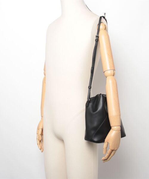 【 MM6 MAISON MARGIELA 】ショルダーバッグ a2535 MM6 エムエム6 メゾンマルジェラ MAISON MARGIELA バッグ 2WAY
