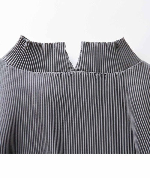 IEDIT（イディット）の「ボディーをメイクするプリーツ素材のスタンドカラートップス（その他トップス・レディース・グレー/ブラック・2/1/3）」の10枚目の写真