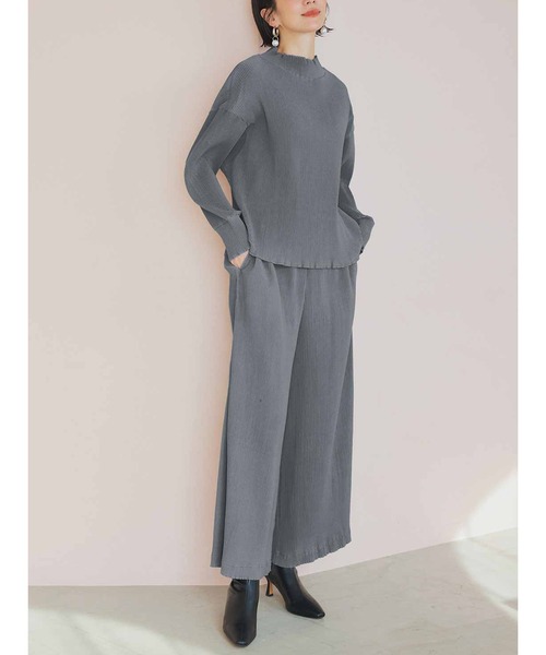 IEDIT（イディット）の「ボディーをメイクするプリーツ素材のスタンドカラートップス（その他トップス・レディース・グレー/ブラック・2/1/3）」の7枚目の写真