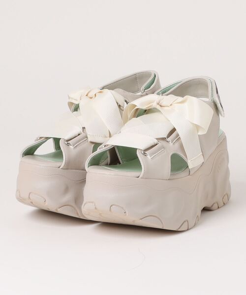 YOSUKE(ヨースケ)の「「YOSUKE/ヨースケ」厚底ベルティッドリボンサンダル(サンダル・レディース・ブラック/ホワイト系その他/アイボリー/ピンク/ライトブルー・22.5/23/23.5/24/24.5)」の2枚目の写真