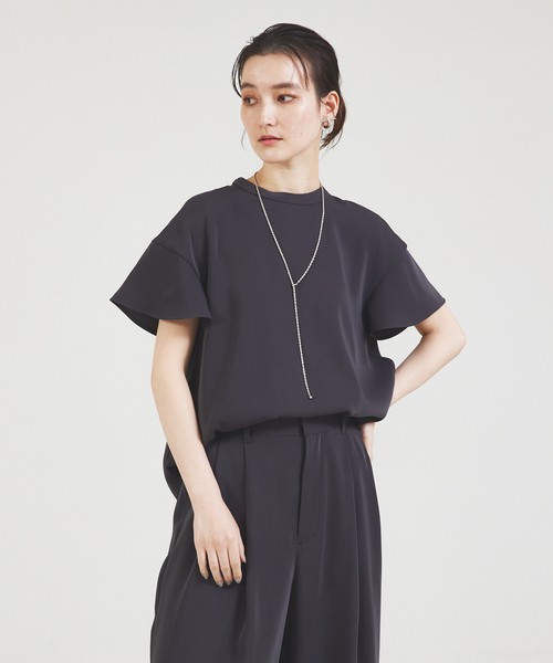 qualite（カリテ）の「【通勤/オケージョン】セットアップ対応ラッパスリーブブラウス（シャツ/ブラウス・レディース・チャコールグレー/アイボリー・フリー）」の4枚目の写真