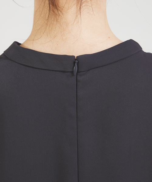 qualite（カリテ）の「【通勤/オケージョン】セットアップ対応ラッパスリーブブラウス（シャツ/ブラウス・レディース・チャコールグレー/アイボリー・フリー）」の15枚目の写真