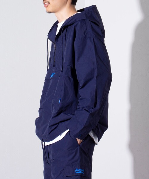 JACK PURCELL（ジャックパーセル）の「【CONVERSE JACK PURCELL】ナイロンアノラックパーカー ロゴ刺繍（ナイロンジャケット・メンズ・ブラック/アイボリー/ネイビー・M/L）」の22枚目の写真