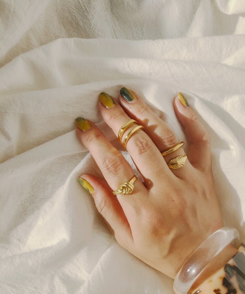 TUWAKRIM（トゥワクリム）の「【TUWAKRIM】ライトニングリング（リング・レディース・ゴールド・MEDIUM/LARGE/XX-LARGE）」の8枚目の写真