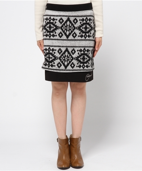 Desigual（デシグアル）の「「Desigual/デシグアル」フェアアイル調ニットスカート（スカート・レディース・グレー・LARGE/MEDIUM/X-LARGE/X-SMALL/SMALL）」の2枚目の写真