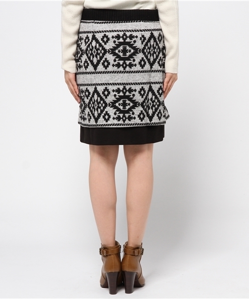 Desigual（デシグアル）の「「Desigual/デシグアル」フェアアイル調ニットスカート（スカート・レディース・グレー・LARGE/MEDIUM/X-LARGE/X-SMALL/SMALL）」の4枚目の写真