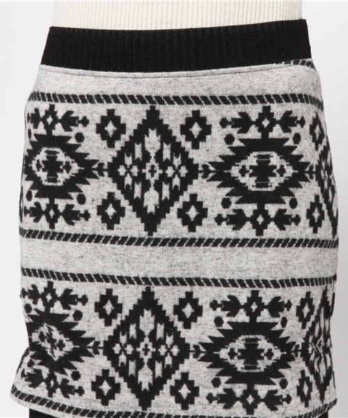 Desigual（デシグアル）の「「Desigual/デシグアル」フェアアイル調ニットスカート（スカート・レディース・グレー・LARGE/MEDIUM/X-LARGE/X-SMALL/SMALL）」の5枚目の写真
