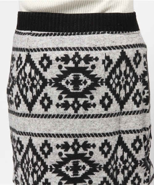 Desigual（デシグアル）の「「Desigual/デシグアル」フェアアイル調ニットスカート（スカート・レディース・グレー・LARGE/MEDIUM/X-LARGE/X-SMALL/SMALL）」の6枚目の写真