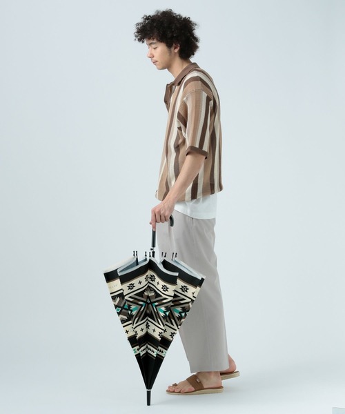 BAYFLOW（ベイフロー）の「[ワンタッチ式]BFネイティブ柄ビニール傘65cm（長傘・レディース・ブラック・0）」の12枚目の写真
