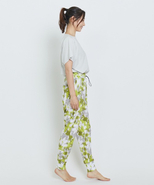 Julier Yoga and Relax（ジュリエヨガアンドリラックス）の「Julier ribbon flowerプリント ギャザーパンツ（その他パンツ・レディース・グリーン/ブルー/グレー・0/1）」の21枚目の写真