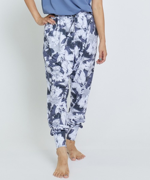 Julier Yoga and Relax（ジュリエヨガアンドリラックス）の「Julier ribbon flowerプリント ギャザーパンツ（その他パンツ・レディース・グリーン/ブルー/グレー・0/1）」の6枚目の写真