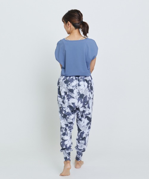 Julier Yoga and Relax（ジュリエヨガアンドリラックス）の「Julier ribbon flowerプリント ギャザーパンツ（その他パンツ・レディース・グリーン/ブルー/グレー・0/1）」の10枚目の写真