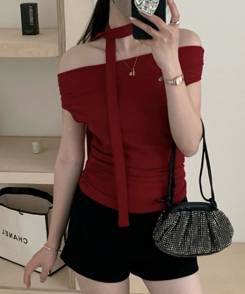 gossip!ロサンゼルス(ゴシップロサンゼルス)の「リボンアクセント オフショルタイトトップス(その他トップス・レディース・レッド/ホワイト/グレー/ブラック・FREE)」の4枚目の写真