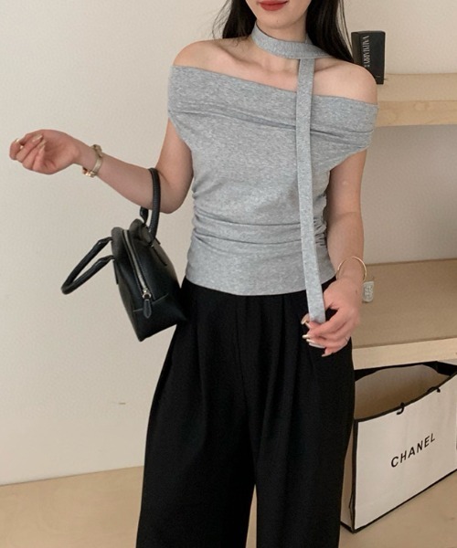 gossip!ロサンゼルス(ゴシップロサンゼルス)の「リボンアクセント オフショルタイトトップス(その他トップス・レディース・レッド/ホワイト/グレー/ブラック・FREE)」の16枚目の写真