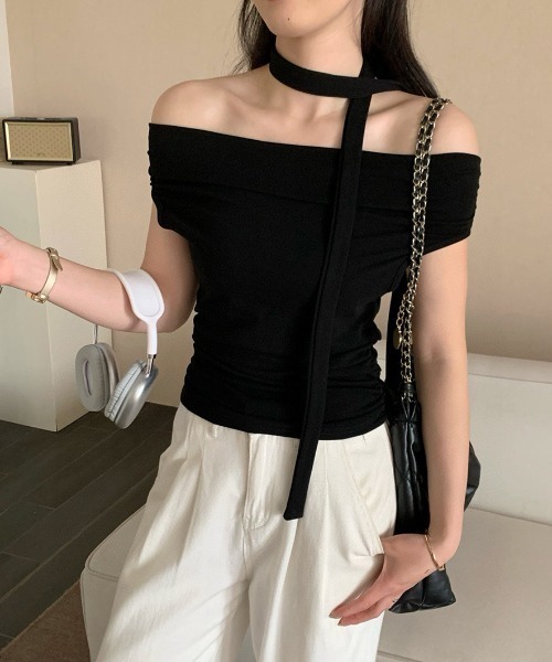 gossip!ロサンゼルス(ゴシップロサンゼルス)の「リボンアクセント オフショルタイトトップス(その他トップス・レディース・レッド/ホワイト/グレー/ブラック・FREE)」の11枚目の写真