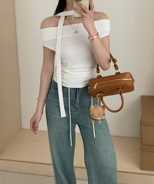 gossip!ロサンゼルス(ゴシップロサンゼルス)の「リボンアクセント オフショルタイトトップス(その他トップス・レディース・レッド/ホワイト/グレー/ブラック・FREE)」の6枚目の写真