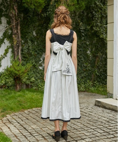 axes femme（アクシーズファム）の「バックリボンストライプジャンパースカート（ジャンパースカート・レディース・グレー/ホワイト/ネイビー・FREE）」の6枚目の写真