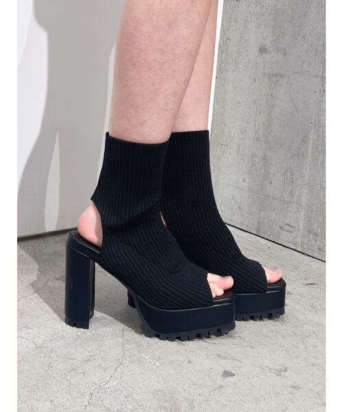 GYDA（ジェイダ）の「オープンリブニットタンクソールブーツ（ブーツ・レディース・ベージュ/ブラック・SMALL/MEDIUM/LARGE）」の11枚目の写真