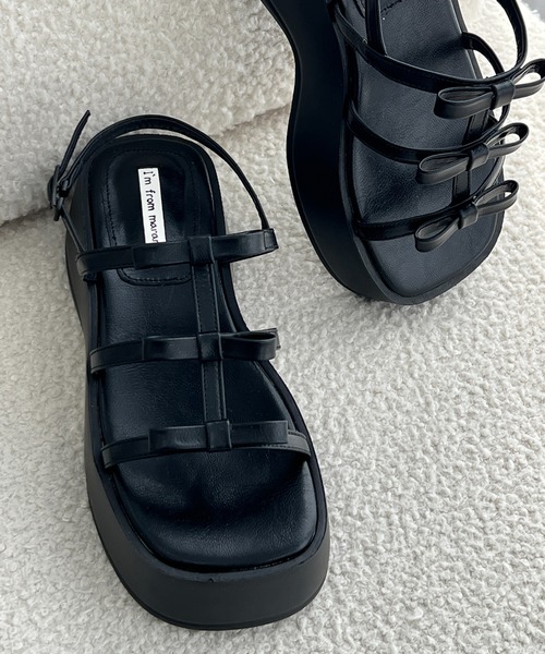 by muni:r（バイ ムニール）の「トリプルリボンプラットフォームサンダル（パンプス・レディース・ホワイト/シルバー/ブラック・25.0cm/24.5cm/24.0cm/23.5cm/23.0cm）」の18枚目の写真