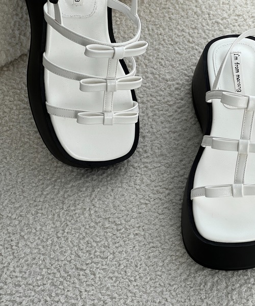 by muni:r（バイ ムニール）の「トリプルリボンプラットフォームサンダル（パンプス・レディース・ホワイト/シルバー/ブラック・25.0cm/24.5cm/24.0cm/23.5cm/23.0cm）」の10枚目の写真