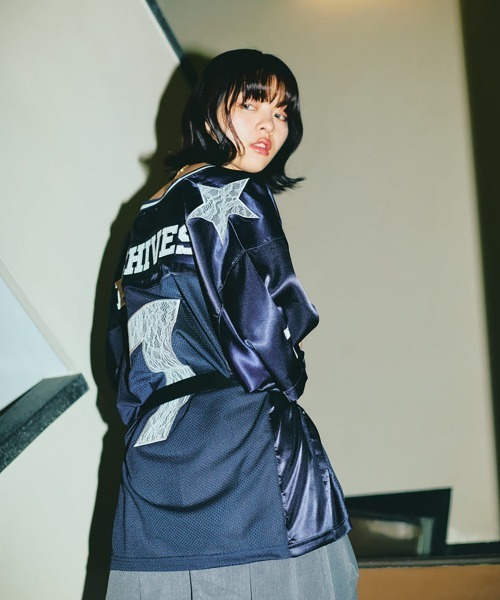 led.tokyo(レッドトウキョウ)の「【led.tokyo】2000archives × led tokyoフットボールTシャツ(Tシャツ/カットソー・レディース・ネイビー・FREE)」の10枚目の写真