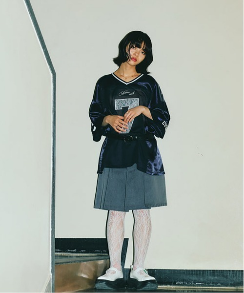 led.tokyo(レッドトウキョウ)の「【led.tokyo】2000archives × led tokyoフットボールTシャツ(Tシャツ/カットソー・レディース・ネイビー・FREE)」の6枚目の写真