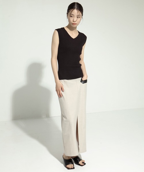 STUDIOUS(ステュディオス)の「【STUDIOUS/ステュディオス】Vネックリブノースリーブニット(ニット/セーター・レディース・ブラック/アイボリー・FREE)」の20枚目の写真