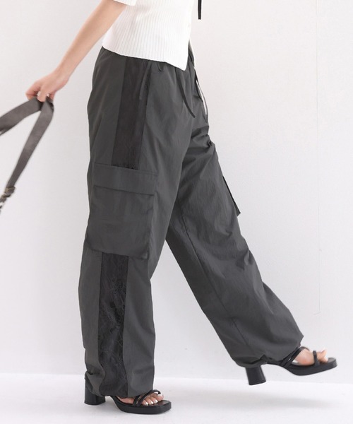 one after another NICE CLAUP(ワンアフターアナザーナイスクラップ)の「サイドレースカーゴパンツ(カーゴパンツ・レディース・ピンク/ホワイト/チャコールグレー/ホワイト系その他・FREE)」の3枚目の写真