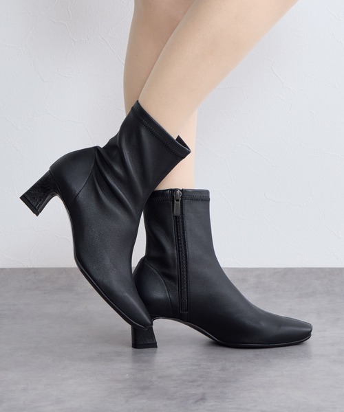 HIMIKO（ヒミコ）の「【Made in Japan】【撥水】5cmヒールシープレザーストレッチブーツ（ブーツ・レディース・ダークブラウン/ブラック/アイボリー/ブラウン・22.5cm/23.0cm/24.0cm/25.0cm/23.5cm/24.5cm/22.0cm/25.5cm/26.0cm/21.5cm/26.5cm）」の15枚目の写真